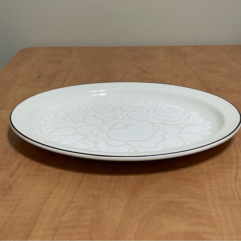 Stonehedge Midwinter 12" Oval Serving Platter Dish Ivory White Flower Embossed - Picture 3 of 13